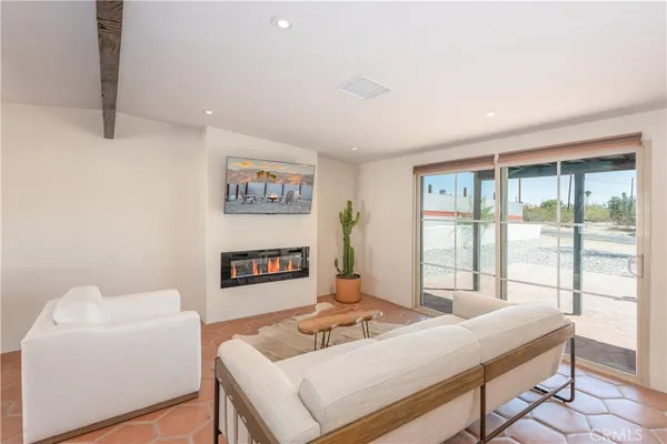 $2,200 | 5952 Mariposa Avenue, Twentynine Palms, CA 92277