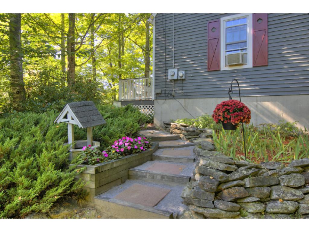 38 Francestown Road New Boston, NH 03070 - Photo 5 of 36