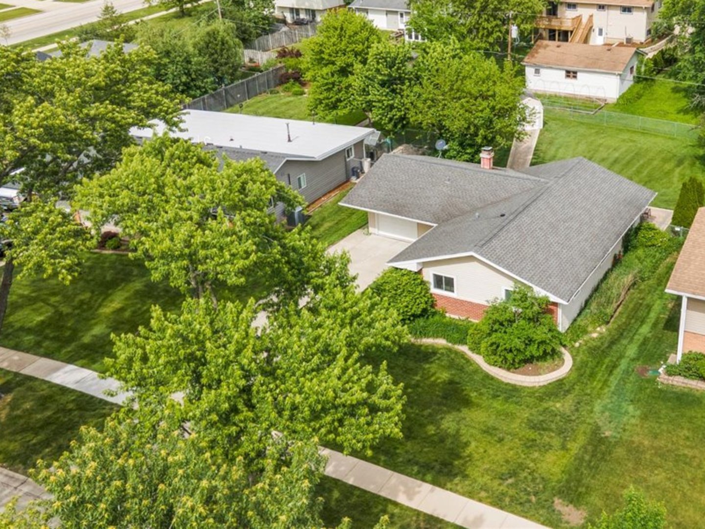 1755 Monticello Road Hoffman Estates, IL 60169 - Photo 28 of 34