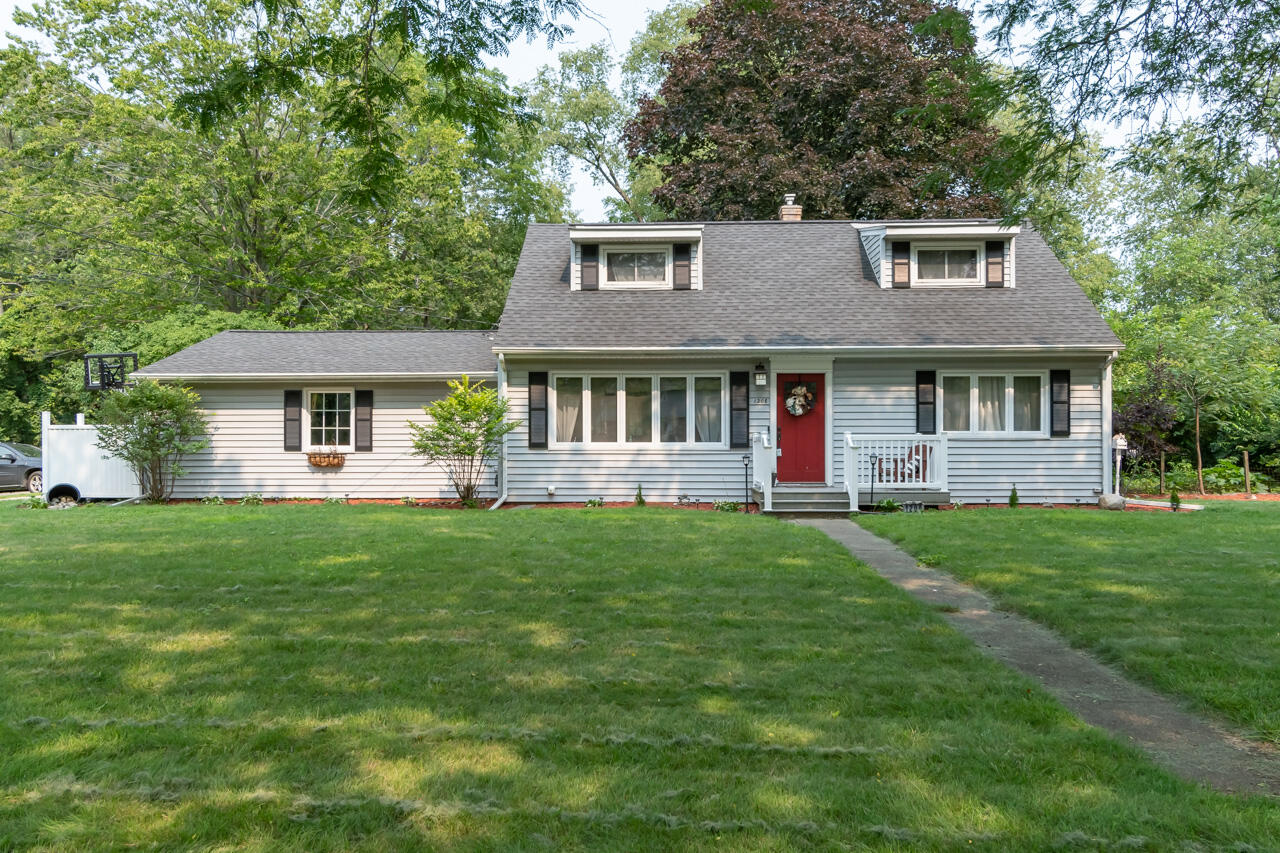 1208 Piccadilly Road Kalamazoo, MI 49006 - Photo 3 of 35 1208 Piccadilly-2