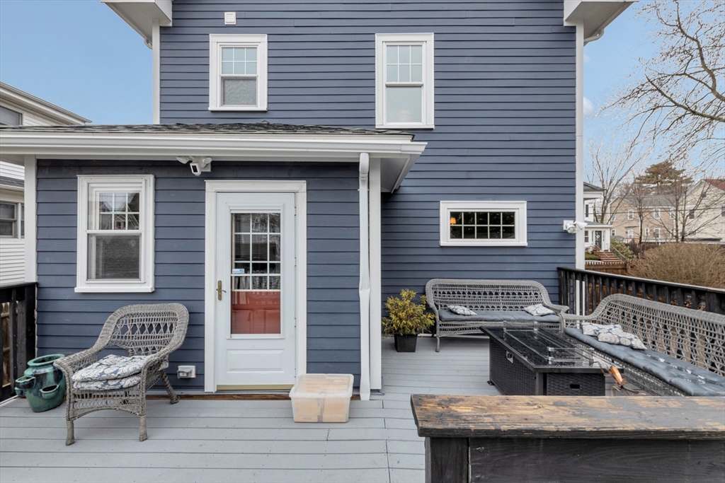 18 Hemlock Road Boston, MA 02132 - Photo 3 of 27