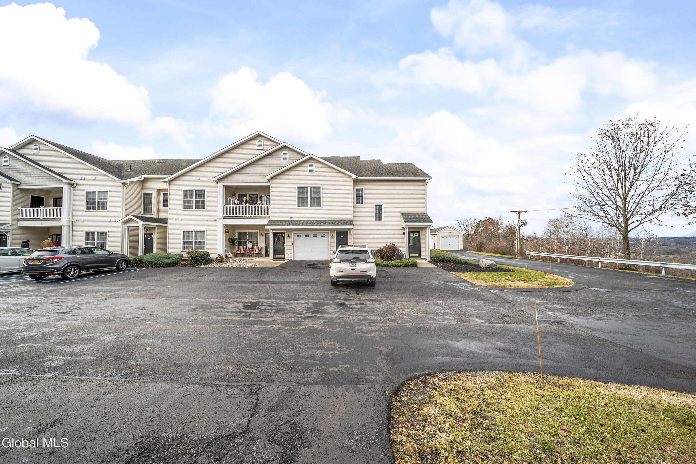 001-205-North-Ridge-Estate-Troy-NY-12182