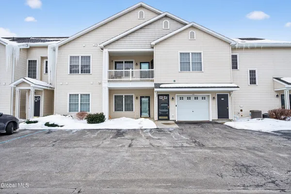 $220,000 | 205 N Ridge, Troy, NY 12182