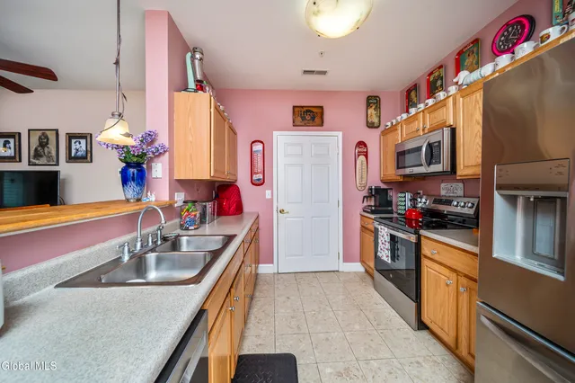 $259,900 | 205 N Ridge, Troy, NY 12182