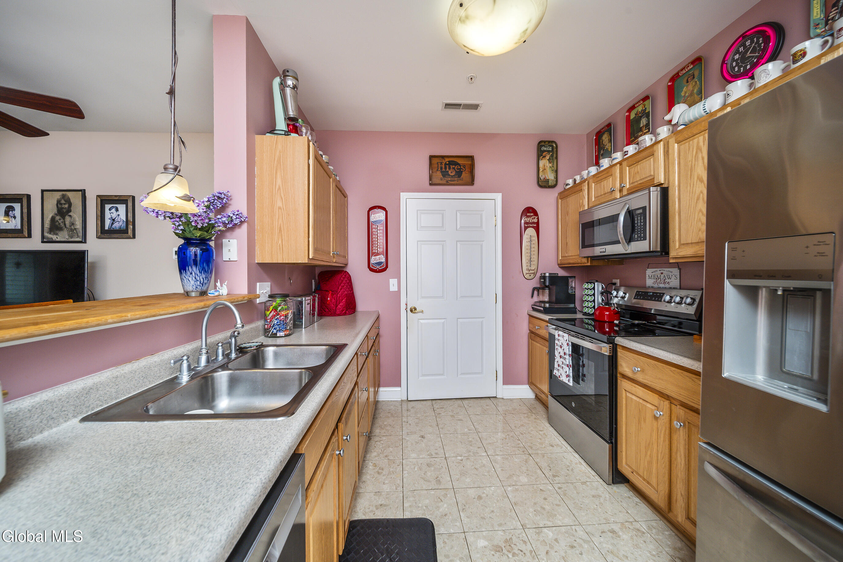 205 N Ridge Troy, NY 12182 - Photo 13 of 33 013-205-North-Ridge-Estate-Troy-NY-12182