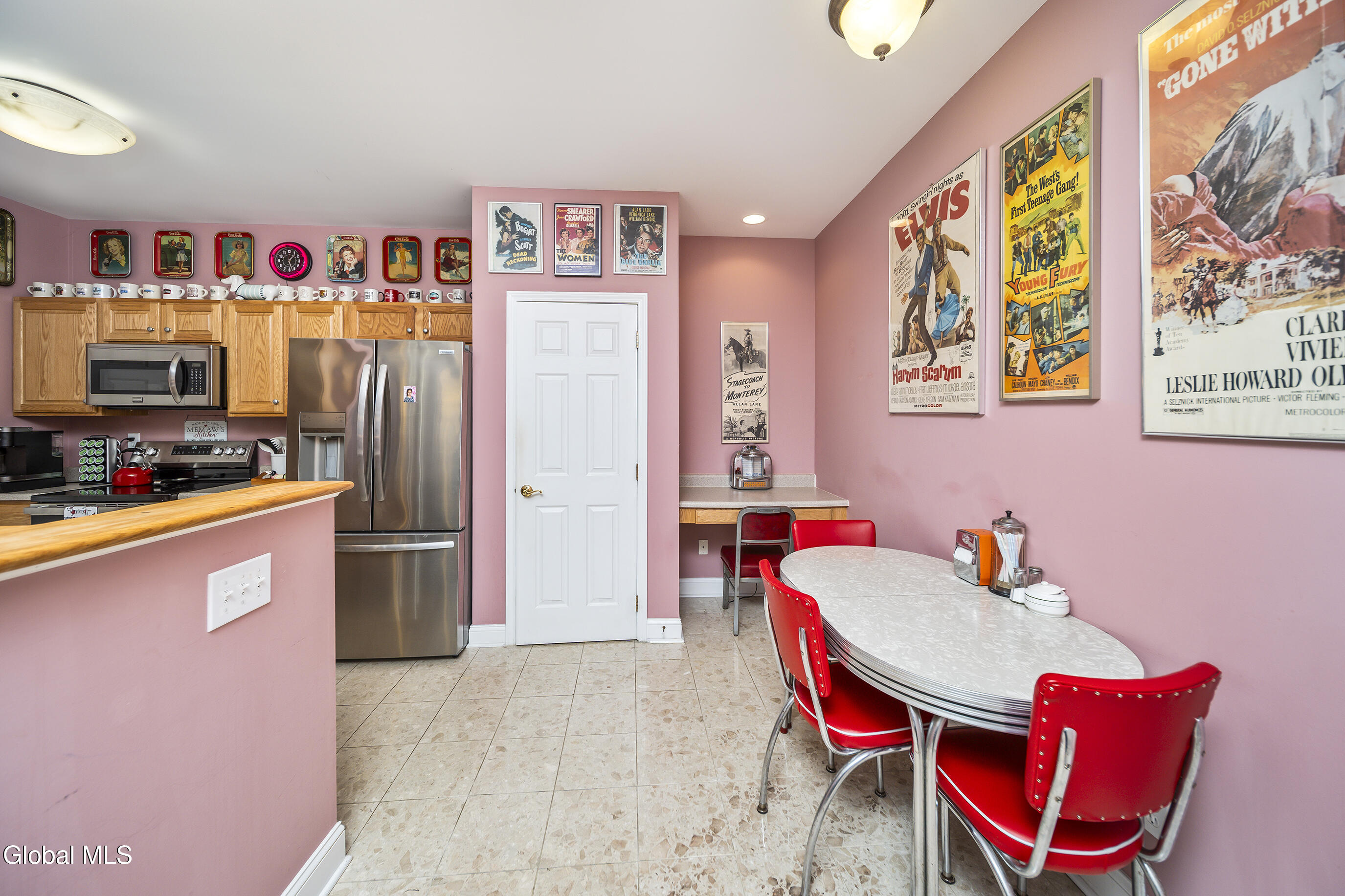 205 N Ridge Troy, NY 12182 - Photo 16 of 33 016-205-North-Ridge-Estate-Troy-NY-12182