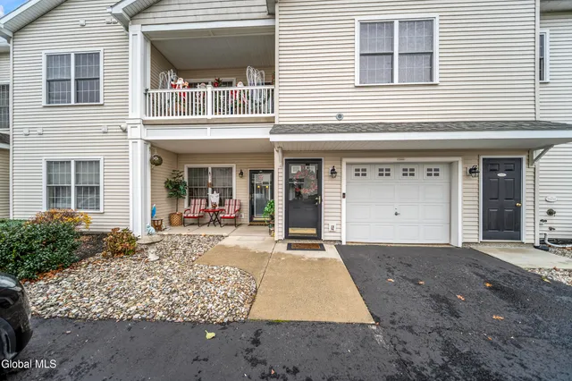 $259,900 | 205 N Ridge, Troy, NY 12182