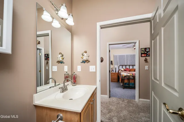 $259,900 | 205 N Ridge, Troy, NY 12182