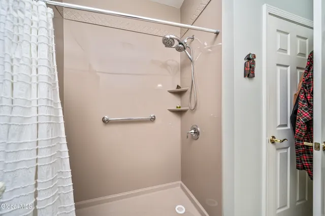 $259,900 | 205 N Ridge, Troy, NY 12182