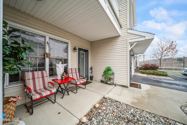 $259,900 | 205 N Ridge, Troy, NY 12182