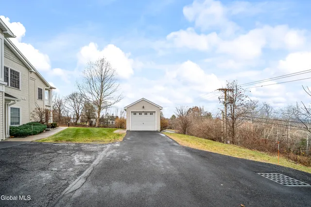 $259,900 | 205 N Ridge, Troy, NY 12182