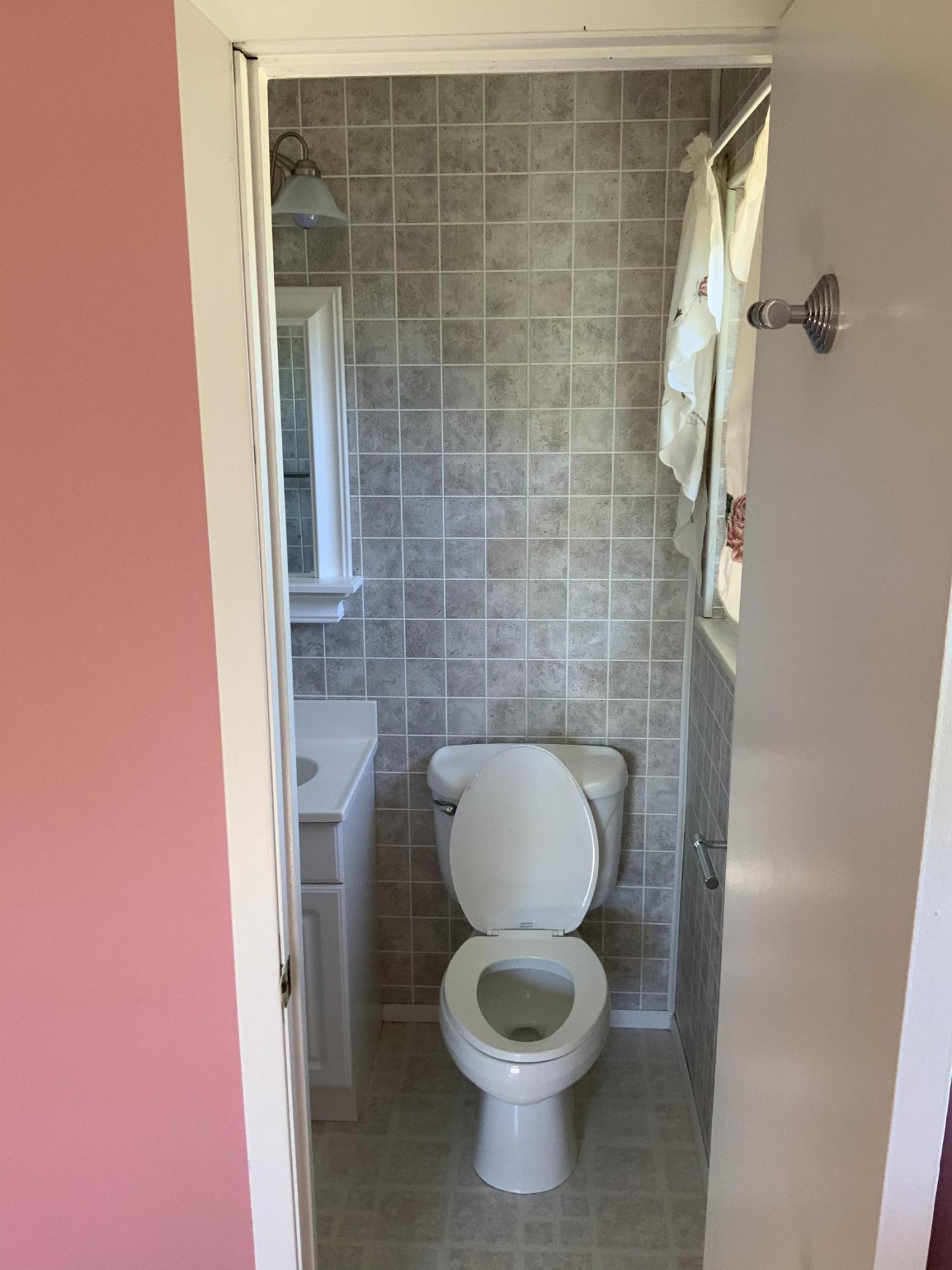 7604 Cranley Road Powell, TN 37849 - Photo 16 of 27 Master Bath