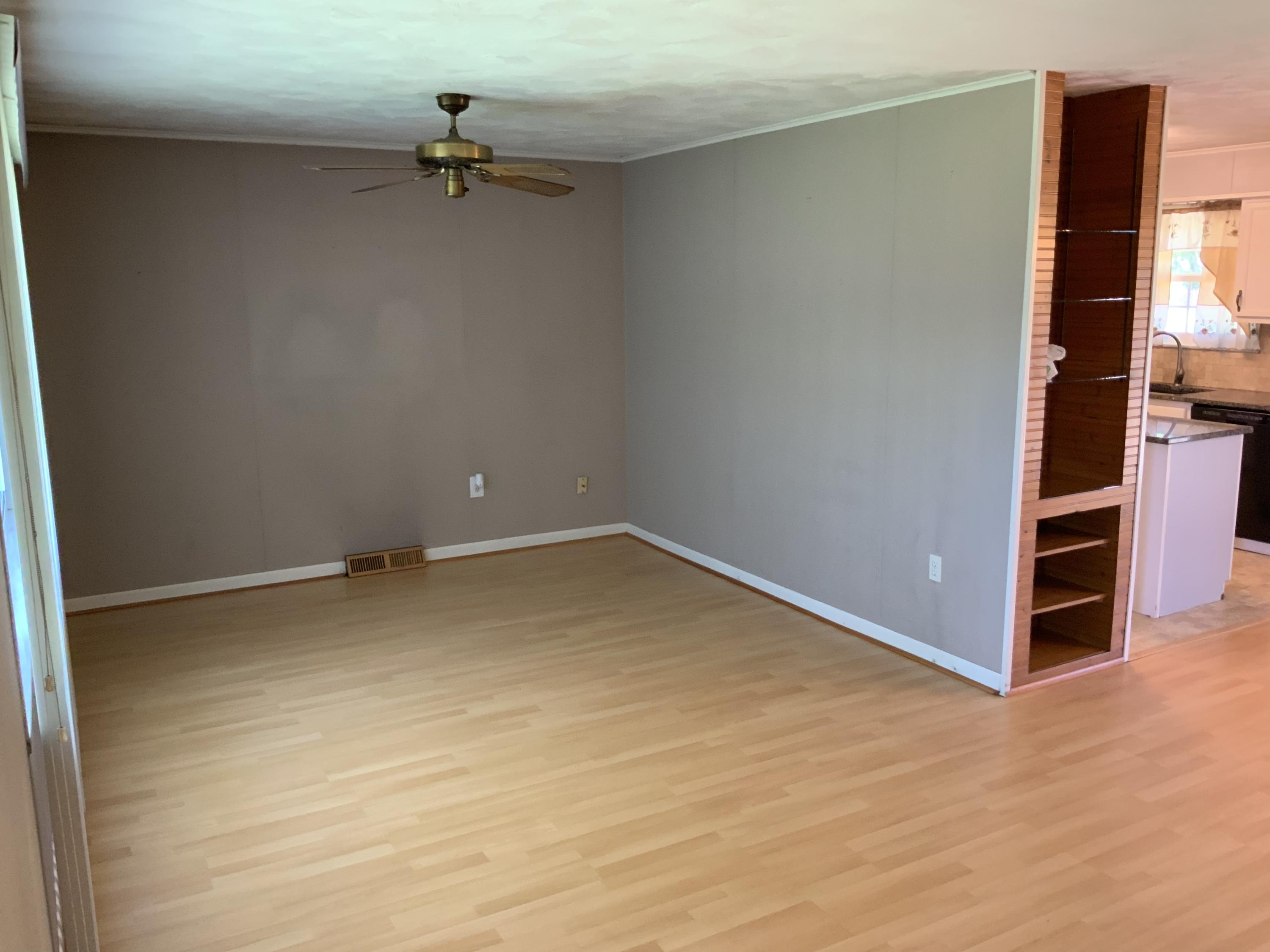 7604 Cranley Road Powell, TN 37849 - Photo 8 of 27 Living2