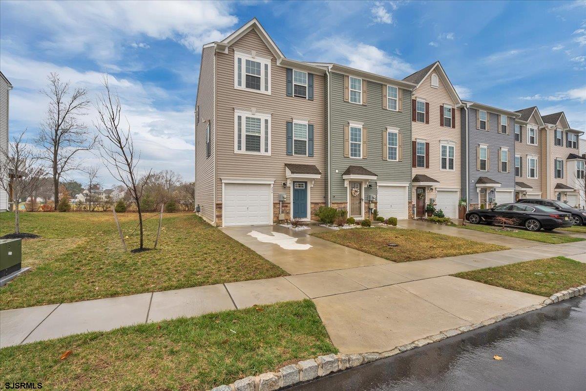 204 Freedom Way Sicklerville, NJ 08081 - Photo 2 of 32