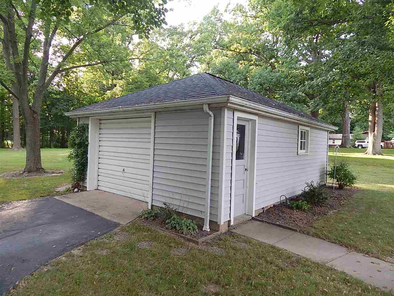 10538 South Wayne Road Warren, IN 46792 - Photo 3 of 5 Gallery Image 3