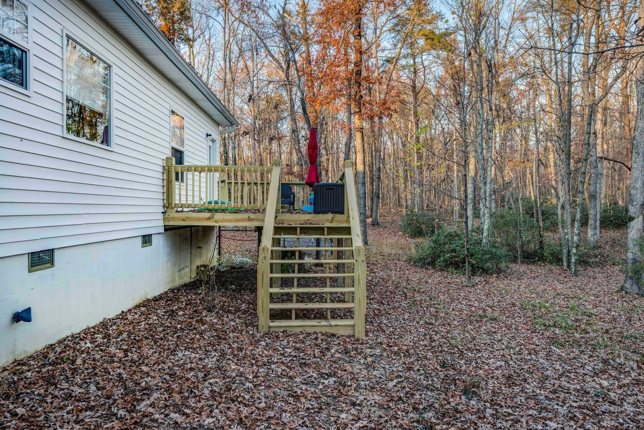 630 Cliff Park Road Monterey, TN 38574 - Photo 17 of 37 Master deck