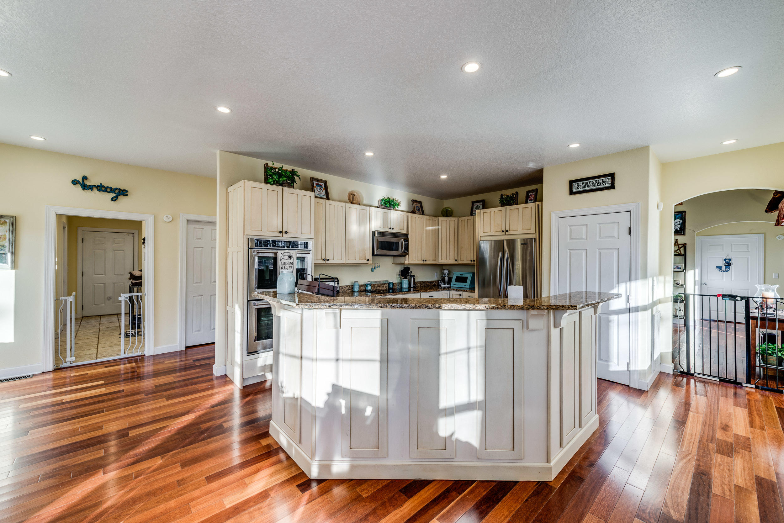 630 Cliff Park Road Monterey, TN 38574 - Photo 8 of 37 Kitchen