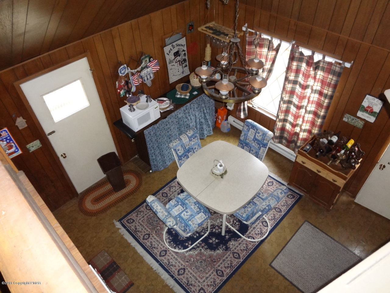 39 Mountain Road Albrightsville, PA 18210 - Photo 11 of 18 Dining Area