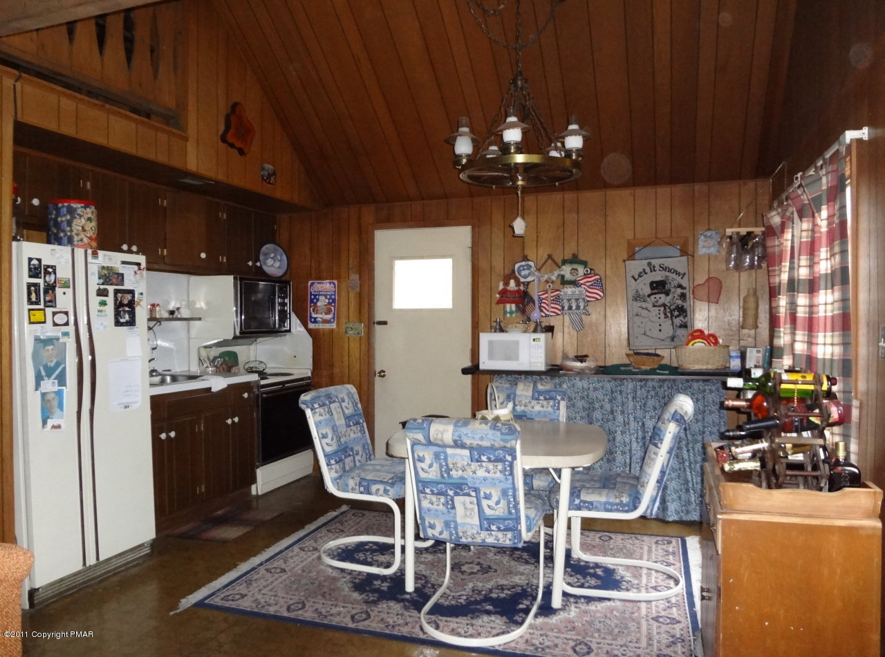 39 Mountain Road Albrightsville, PA 18210 - Photo 12 of 18 Kitchen