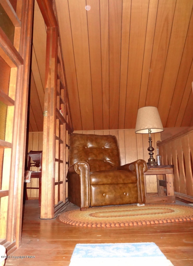 39 Mountain Road Albrightsville, PA 18210 - Photo 14 of 18 Loft