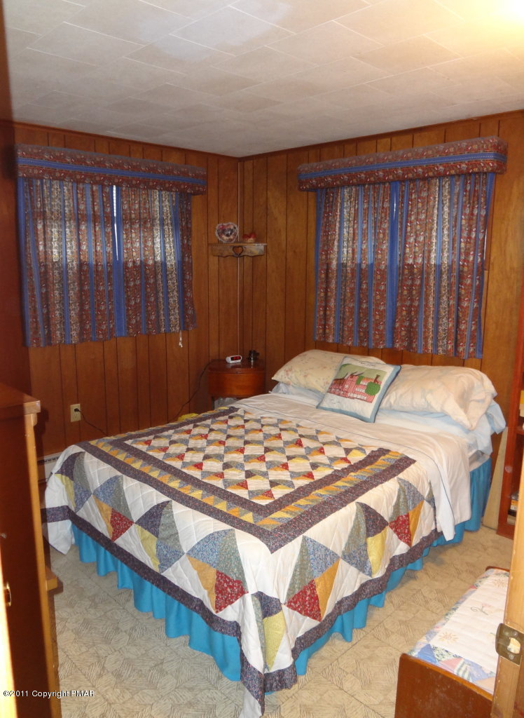 39 Mountain Road Albrightsville, PA 18210 - Photo 17 of 18 Bedroom #1