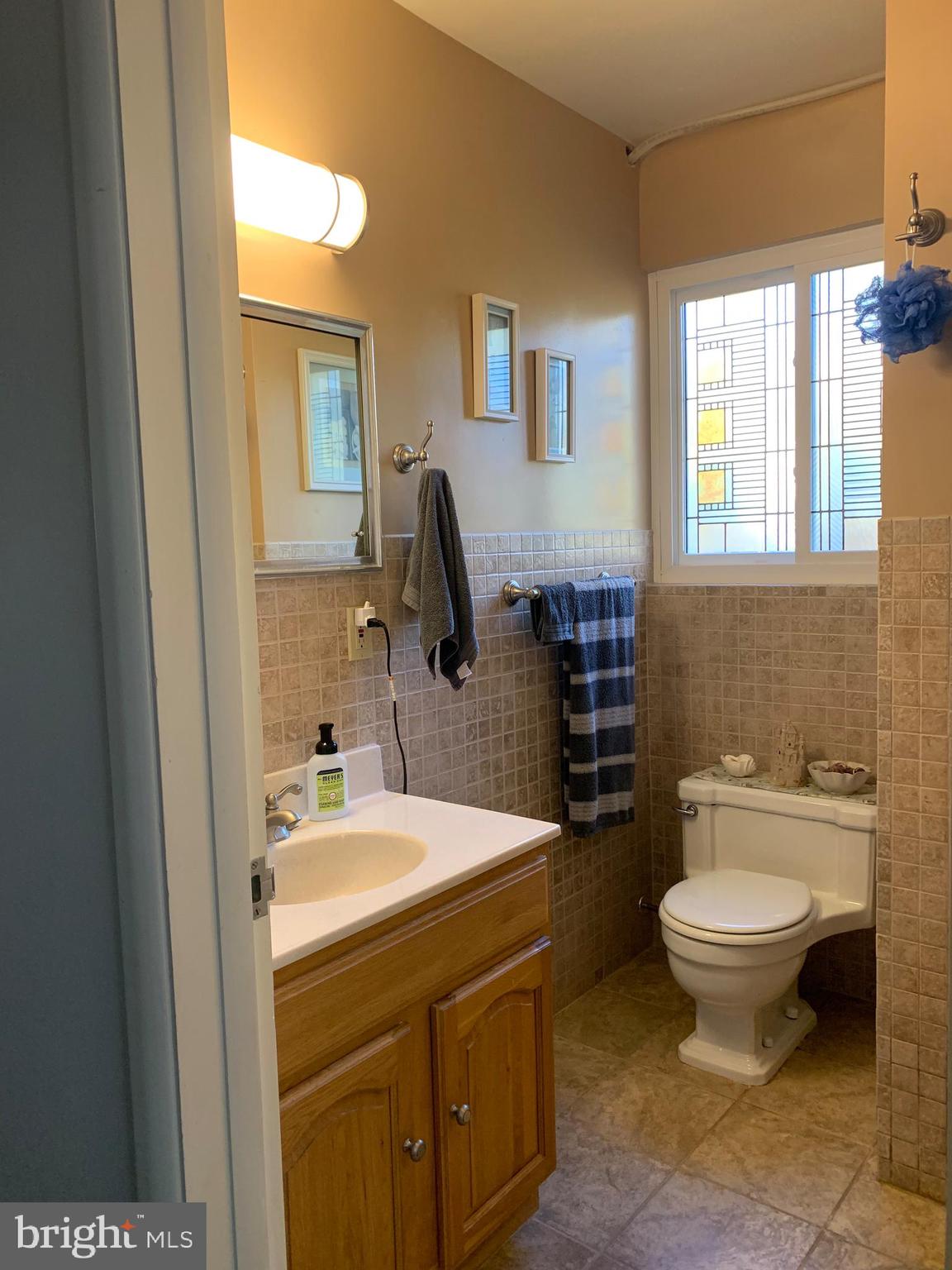 445 South Walnut Street Lititz, PA 17543 - Photo 17 of 56 Full Bath