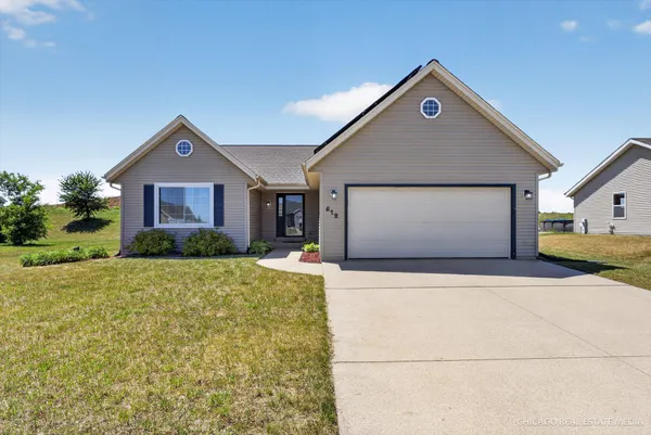 $425,000 | 512 Parkview Drive, Johnson Creek, WI 53038