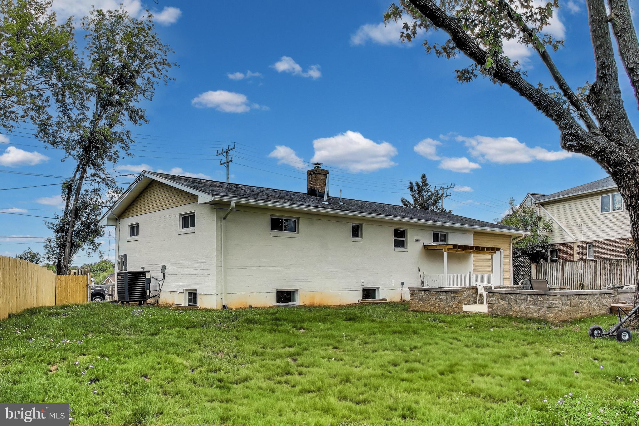 2500 Gehb Avenue Baltimore, MD 21227 - Photo 45 of 53 a house view with a garden space