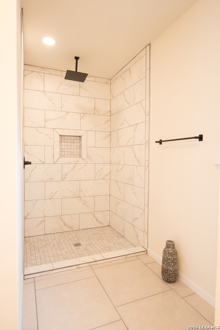 2962 Contour Drive Spring Branch, TX 78070 - Photo 22 of 34 a bathroom with a shower