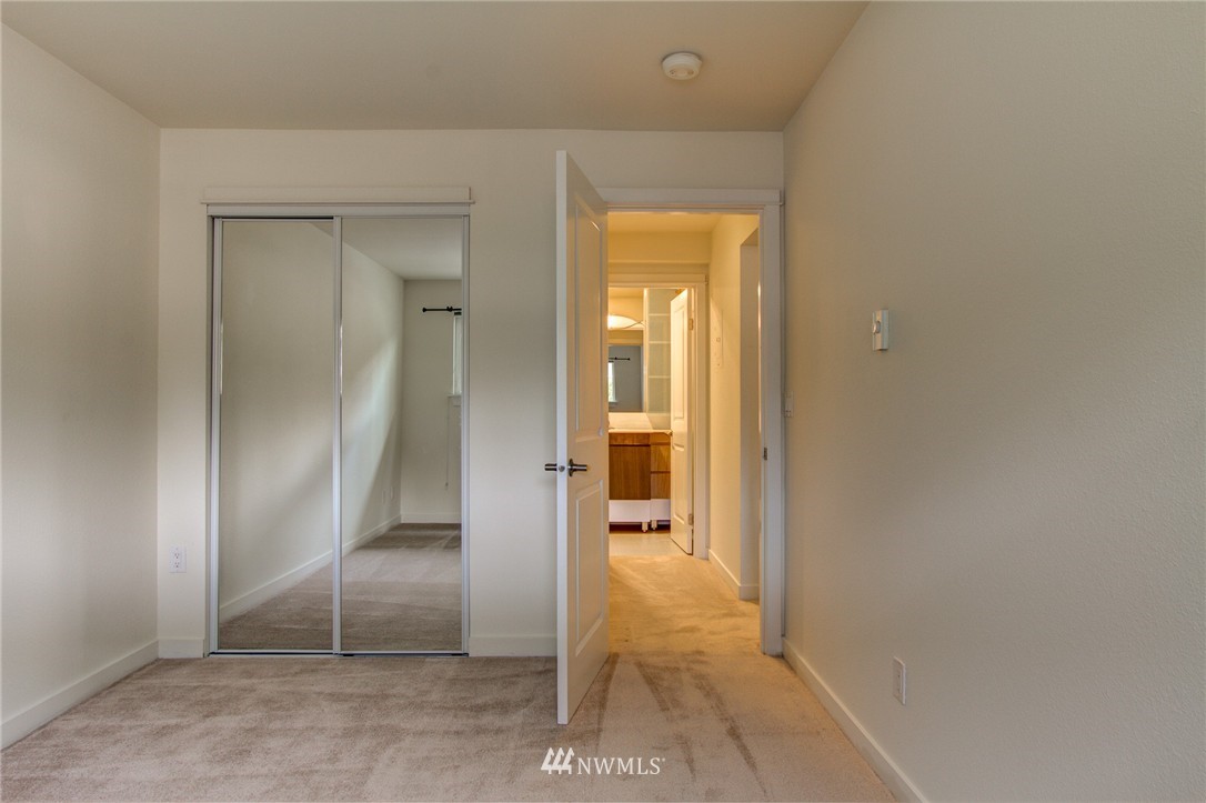 701 122nd Avenue Northeast, Unit 307 Bellevue, WA 98005 - Photo 12 of 19