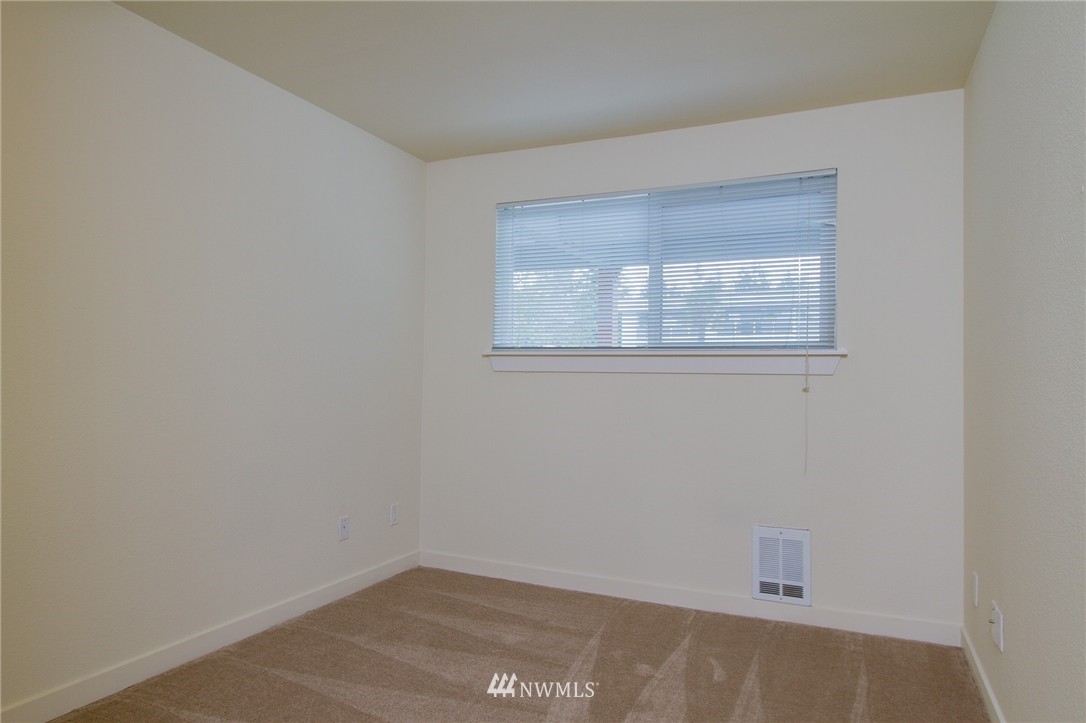 701 122nd Avenue Northeast, Unit 307 Bellevue, WA 98005 - Photo 13 of 19