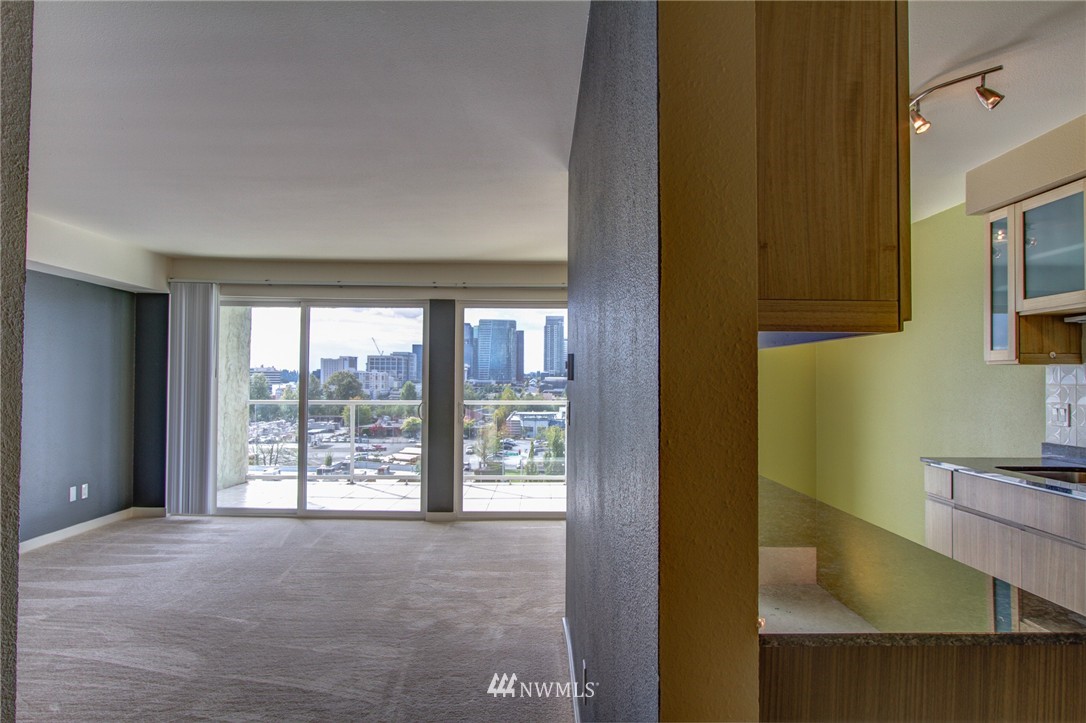 701 122nd Avenue Northeast, Unit 307 Bellevue, WA 98005 - Photo 4 of 19