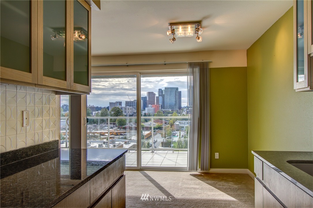 701 122nd Avenue Northeast, Unit 307 Bellevue, WA 98005 - Photo 5 of 19