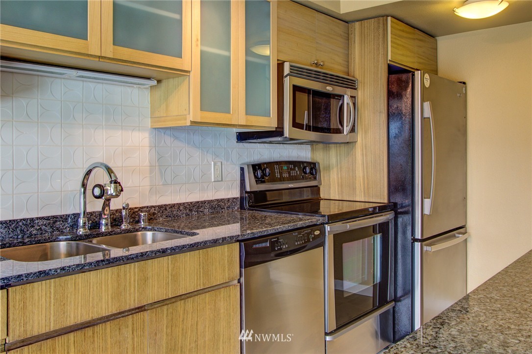 701 122nd Avenue Northeast, Unit 307 Bellevue, WA 98005 - Photo 7 of 19