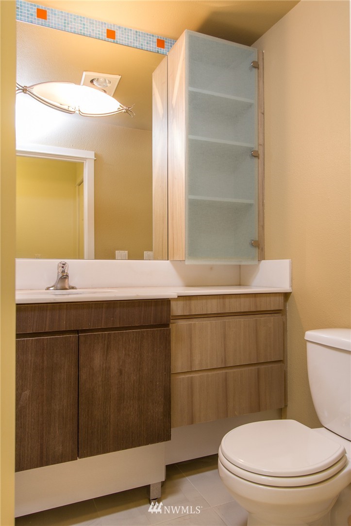 701 122nd Avenue Northeast, Unit 307 Bellevue, WA 98005 - Photo 10 of 19