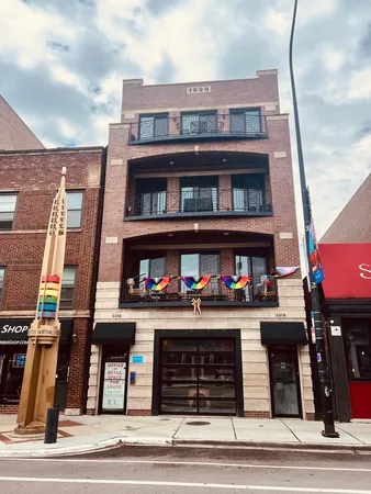 $5,500 | 3316 North Halsted Street, Unit 3, Chicago, IL 60657