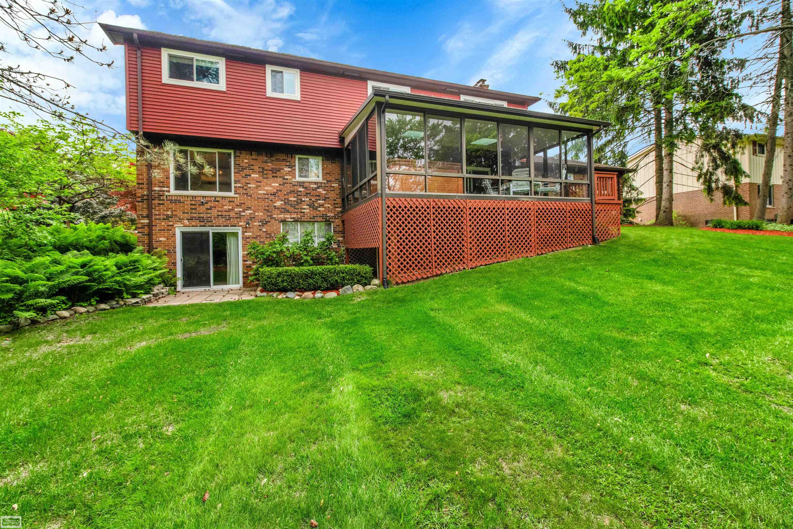2401 Chalet Drive Rochester, MI 48309 - Photo 41 of 45 50176330-5a714fbe-6dcd-494e-9da7-fd2c11c025aa.JPG