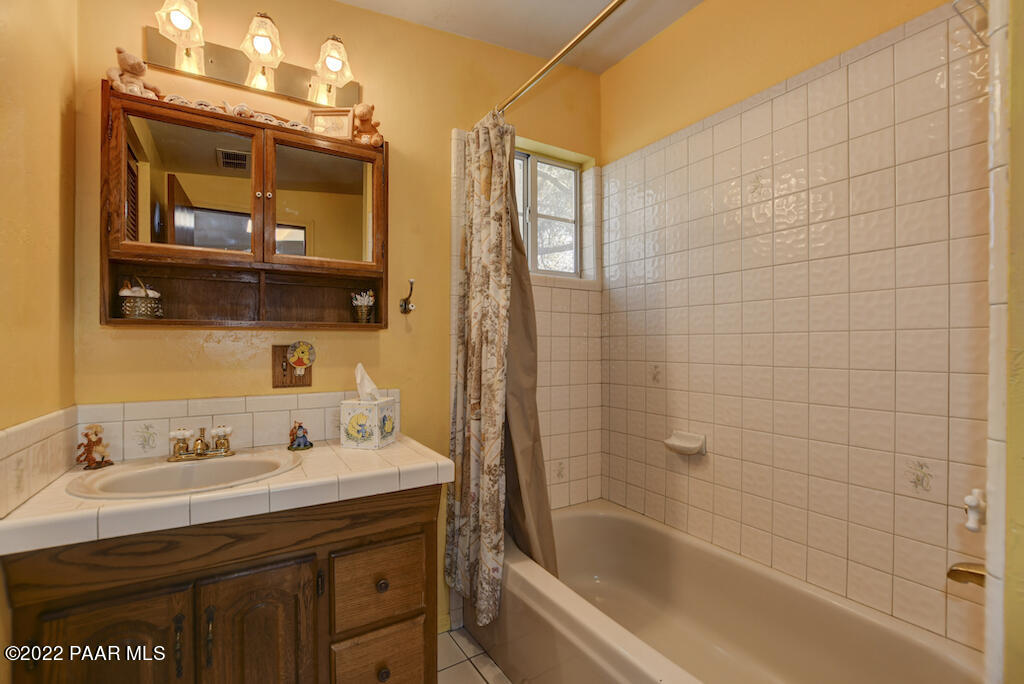 1966 Estrella Road Prescott, AZ 86305 - Photo 23 of 45 023_Bathroom