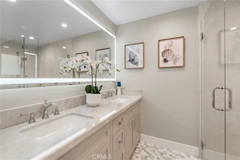 $2,599,000 | 9072 Niguel Circle, Huntington Beach, CA 92646