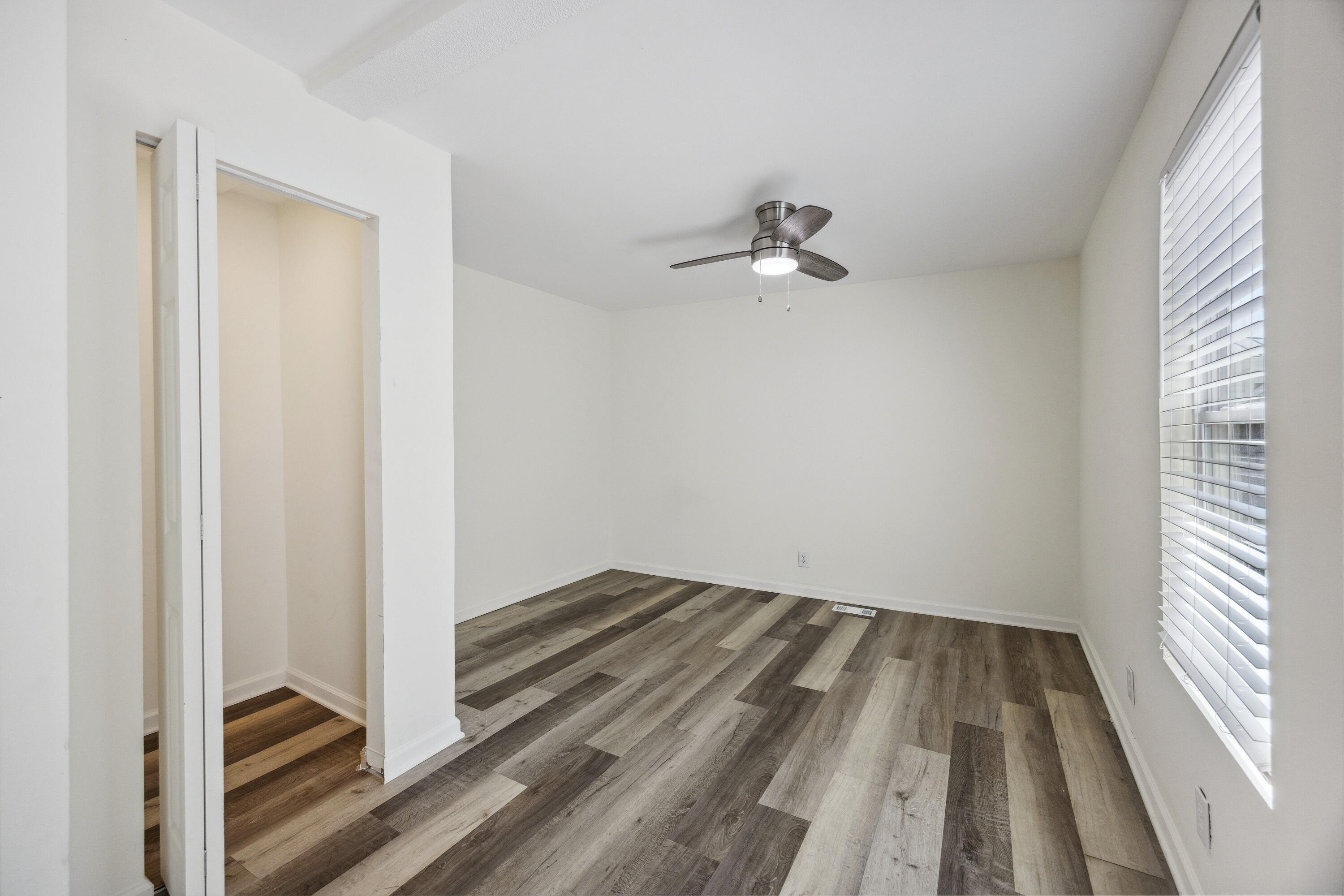 634 Rutledge Avenue Charleston, SC 29403 - Photo 17 of 48 243A5275
