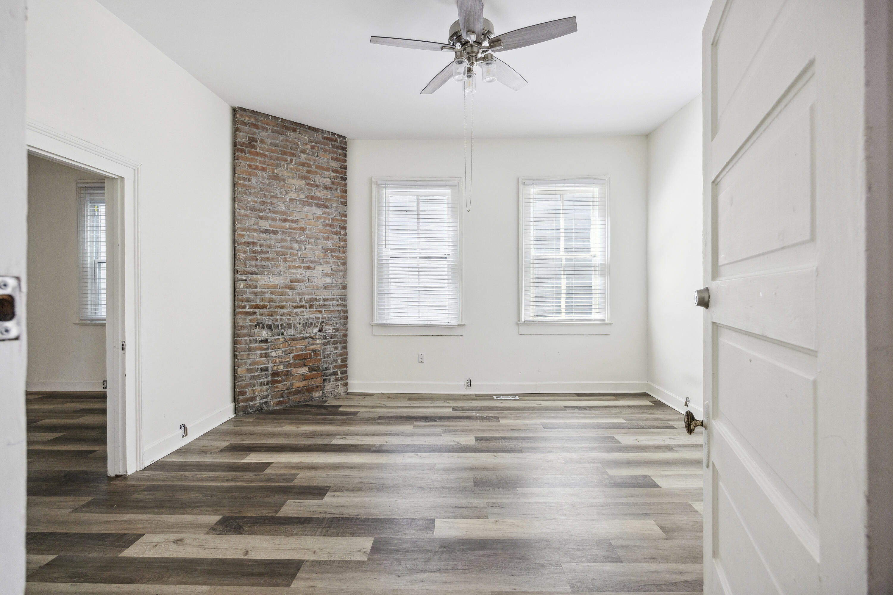 634 Rutledge Avenue Charleston, SC 29403 - Photo 4 of 48 243A5190