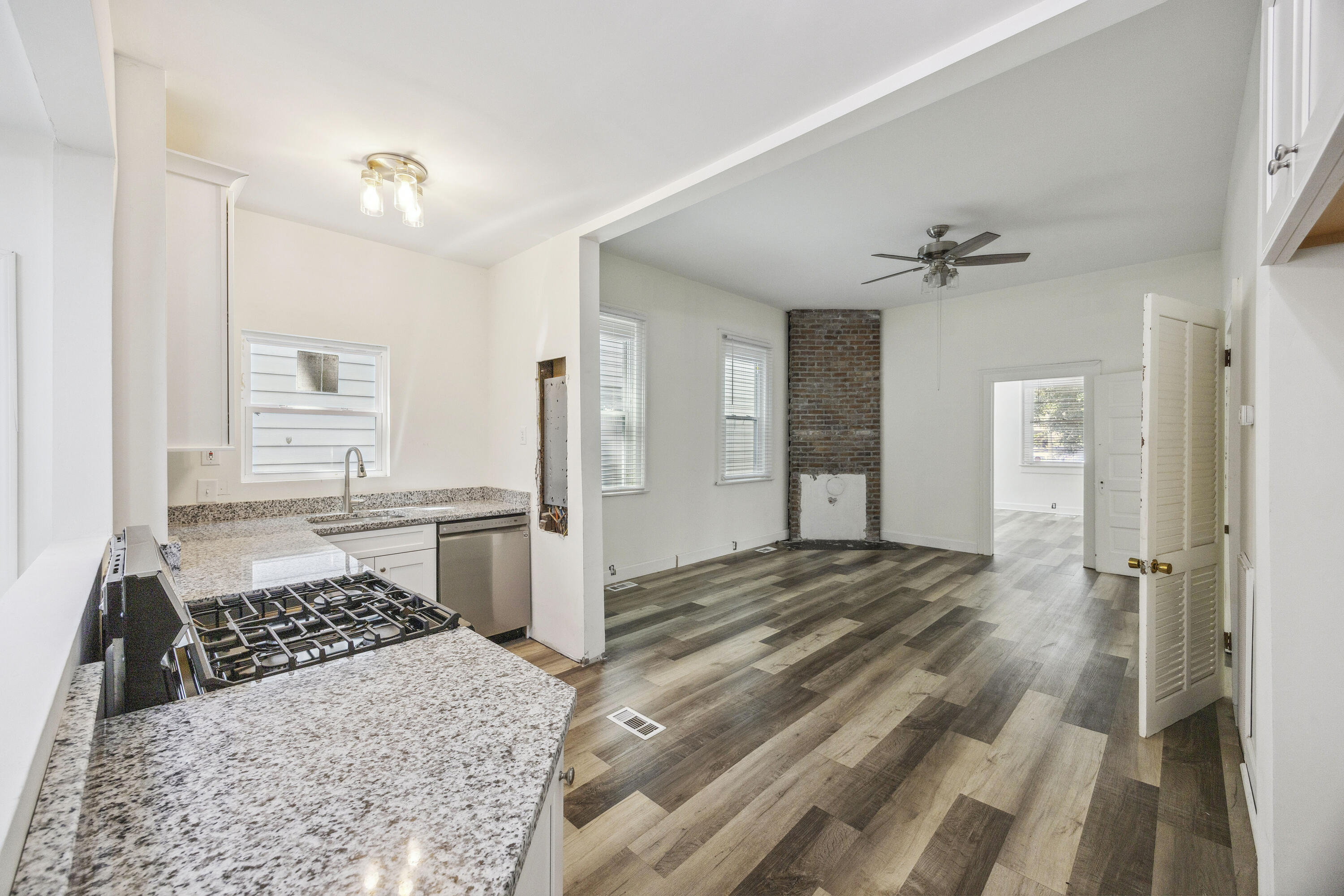 634 Rutledge Avenue Charleston, SC 29403 - Photo 9 of 48 243A5245