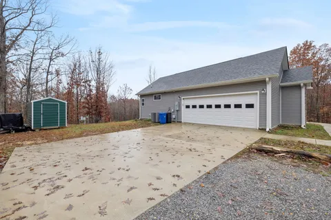 view of a bathroom with a picture of a picture