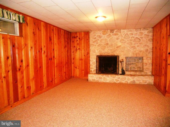 408 Aigburth Road Baltimore, MD 21286 - Photo 14 of 20 Family Room