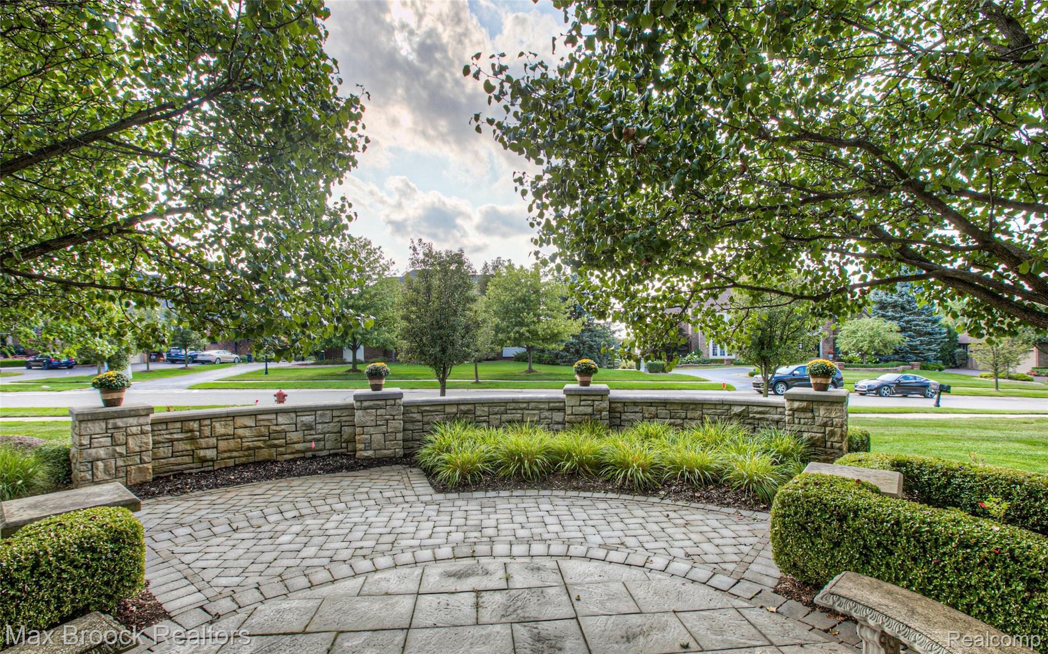 4865 Crestone Way Rochester, MI 48306 - Photo 13 of 63 -11.jpg