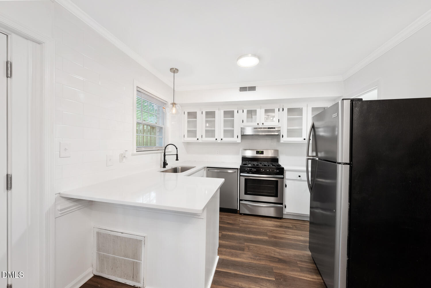 3749 Yorktown Place Raleigh, NC 27609 - Photo 15 of 21 DSC06042