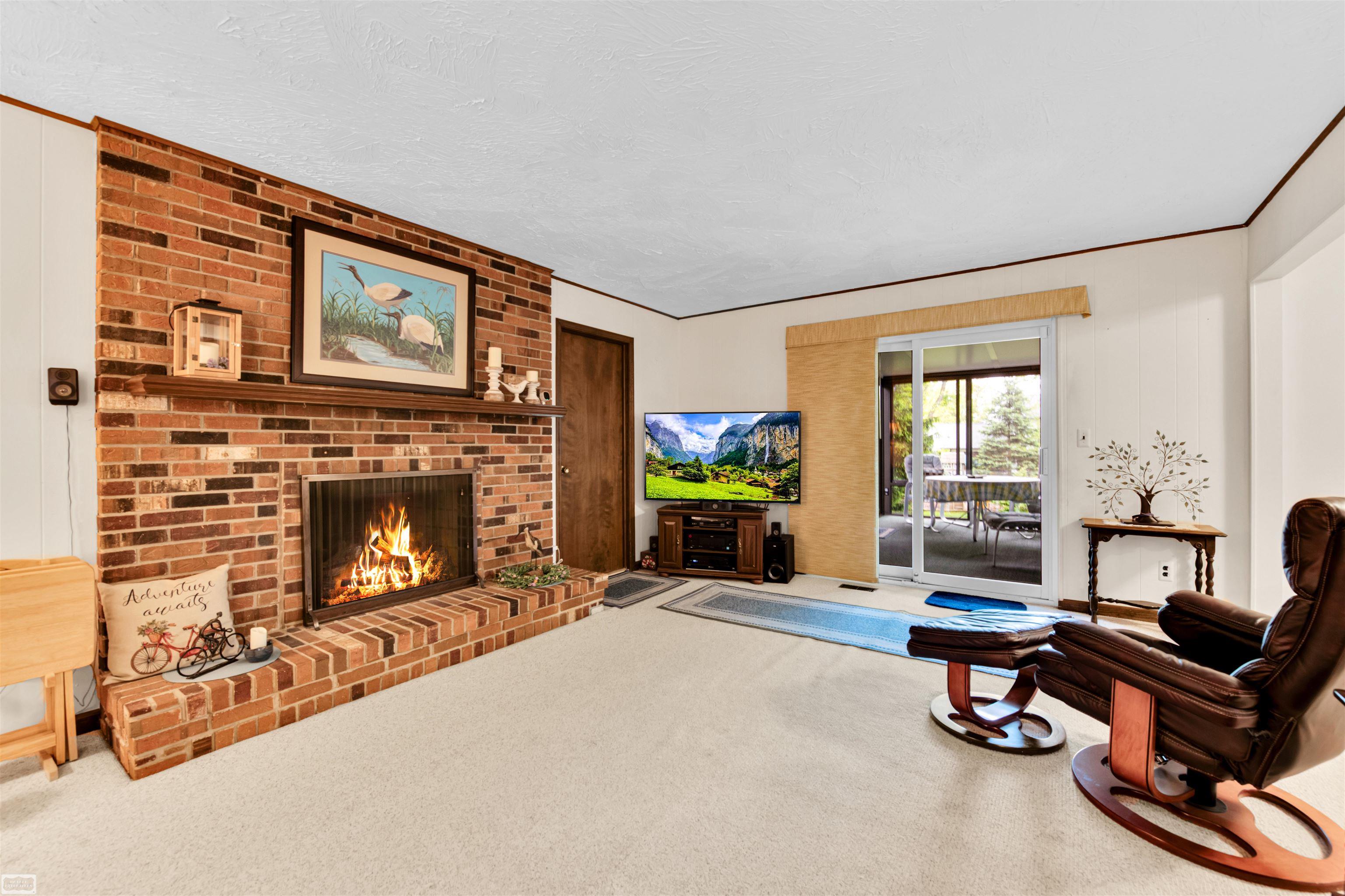 2401 Chalet Drive Rochester, MI 48309 - Photo 19 of 45 50176330-2c5c37f7-3e7e-4395-ac2b-a664734cd517.JPG