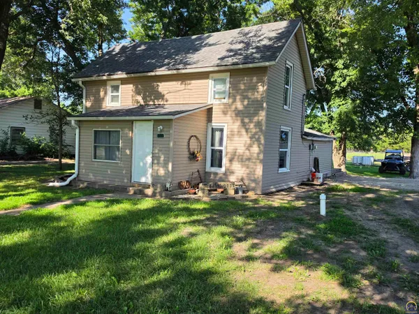 $170,000 | 500 South Owen Street, Meriden, KS 66512