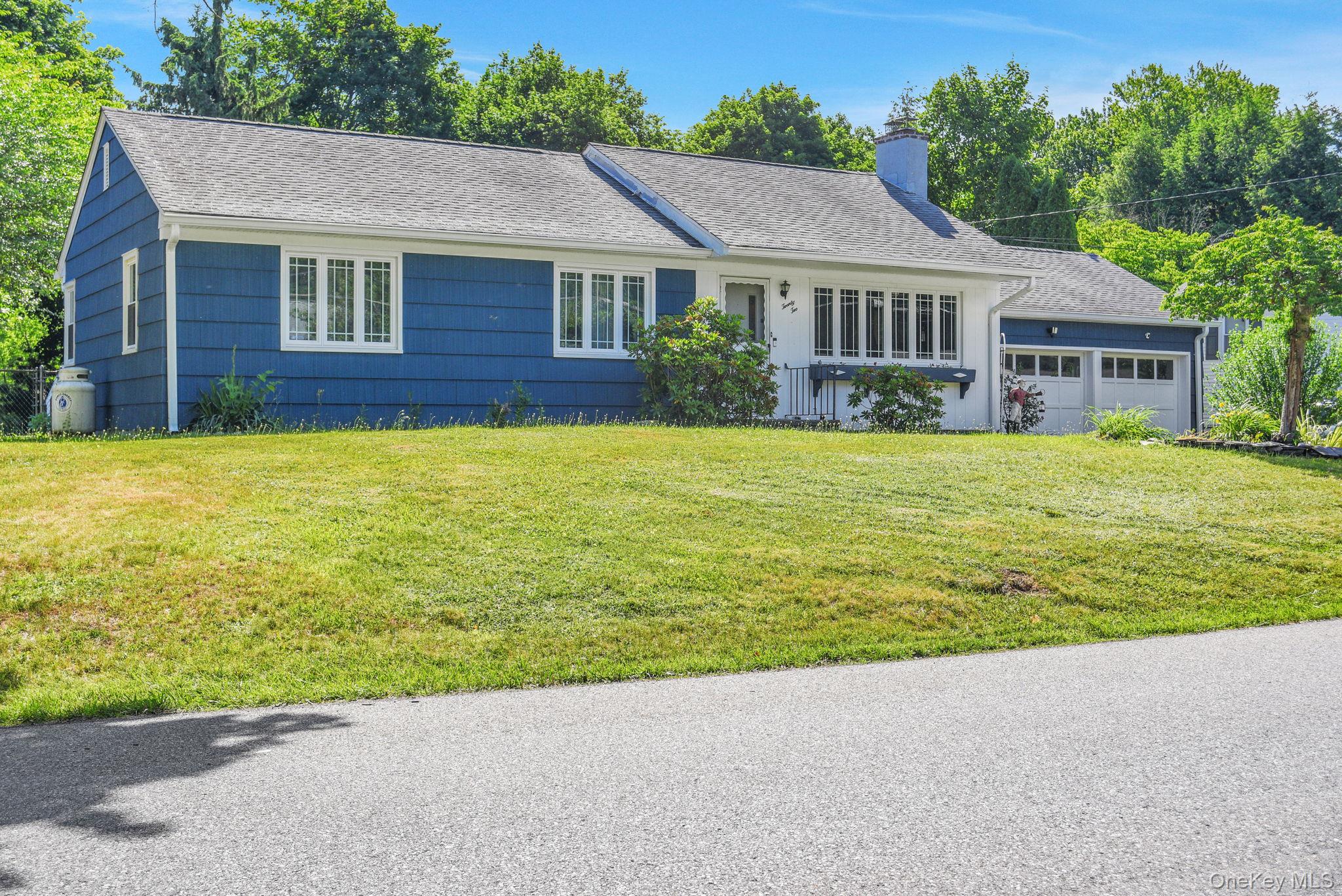 22 Greenvale Farms Road Poughkeepsie, NY 12603 - Photo 1 of 37