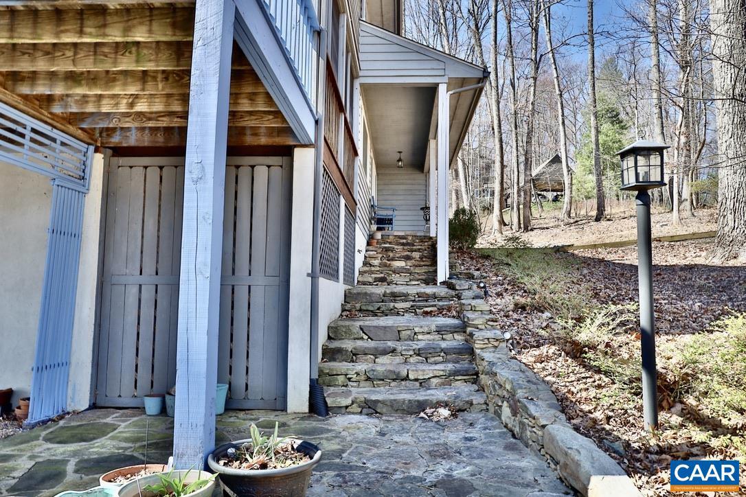 821 Gilliams Mountain Road Charlottesville, VA 22903 - Photo 3 of 40